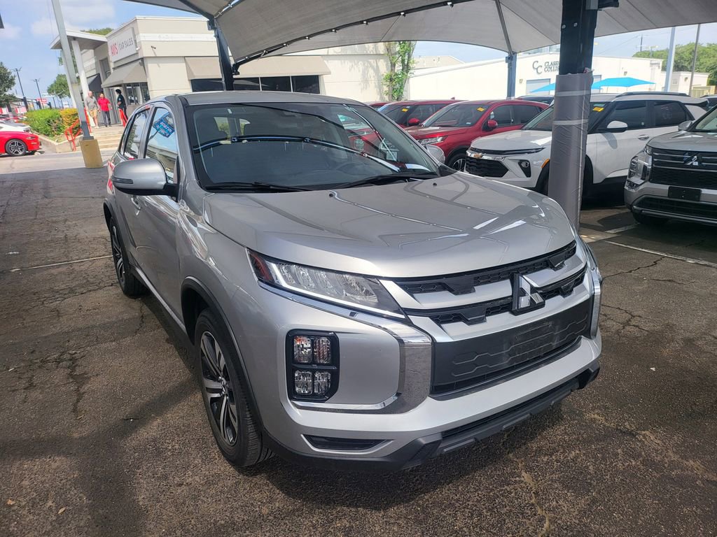Used 2025 Mitsubishi Outlander Sport SE AWD/4WD image 2