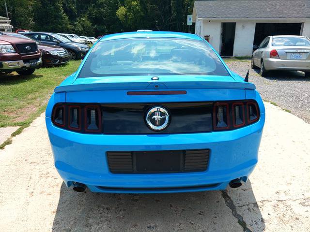 Used 2013 Ford Mustang Premium RWD image 4