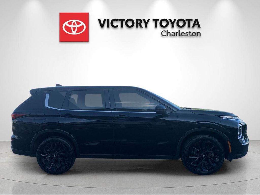 Used 2024 Mitsubishi Outlander SE Black Edition AWD/4WD image 6
