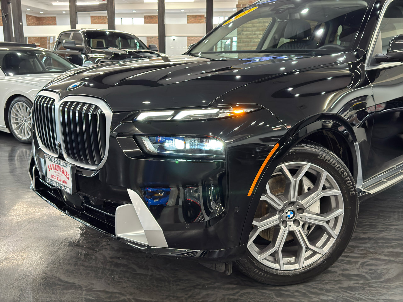 Used 2023 BMW X7 xDrive40i w/ Premium Package image 4