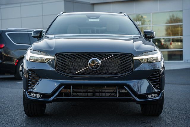 New 2026 Volvo XC60 B5 Plus w/ Climate Package image 2