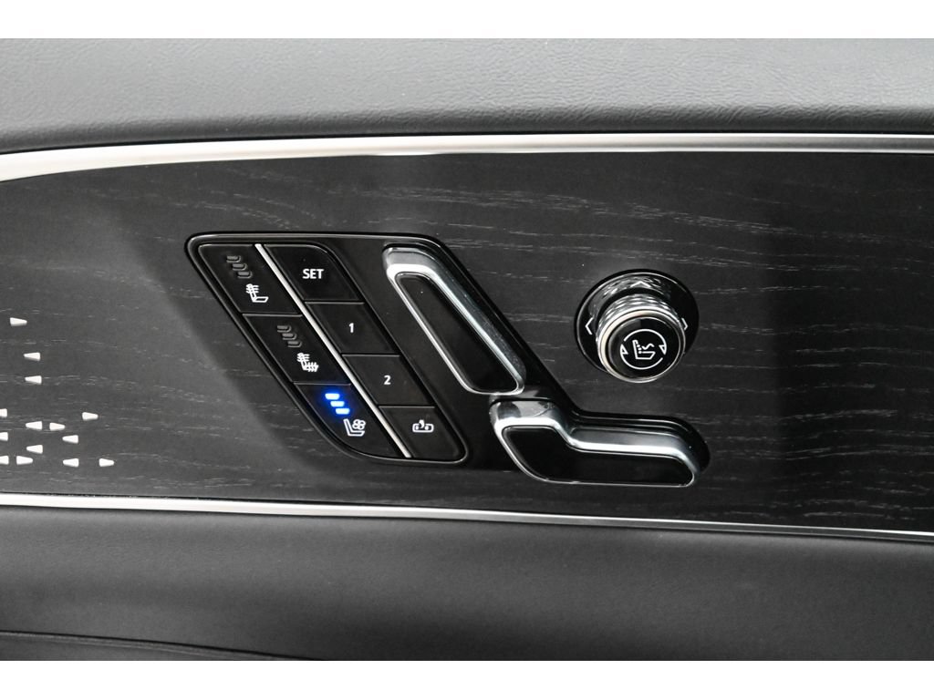 New 2026 Cadillac Lyriq V w/ Exterior Carbon Fiber Package AWD/4WD image 17