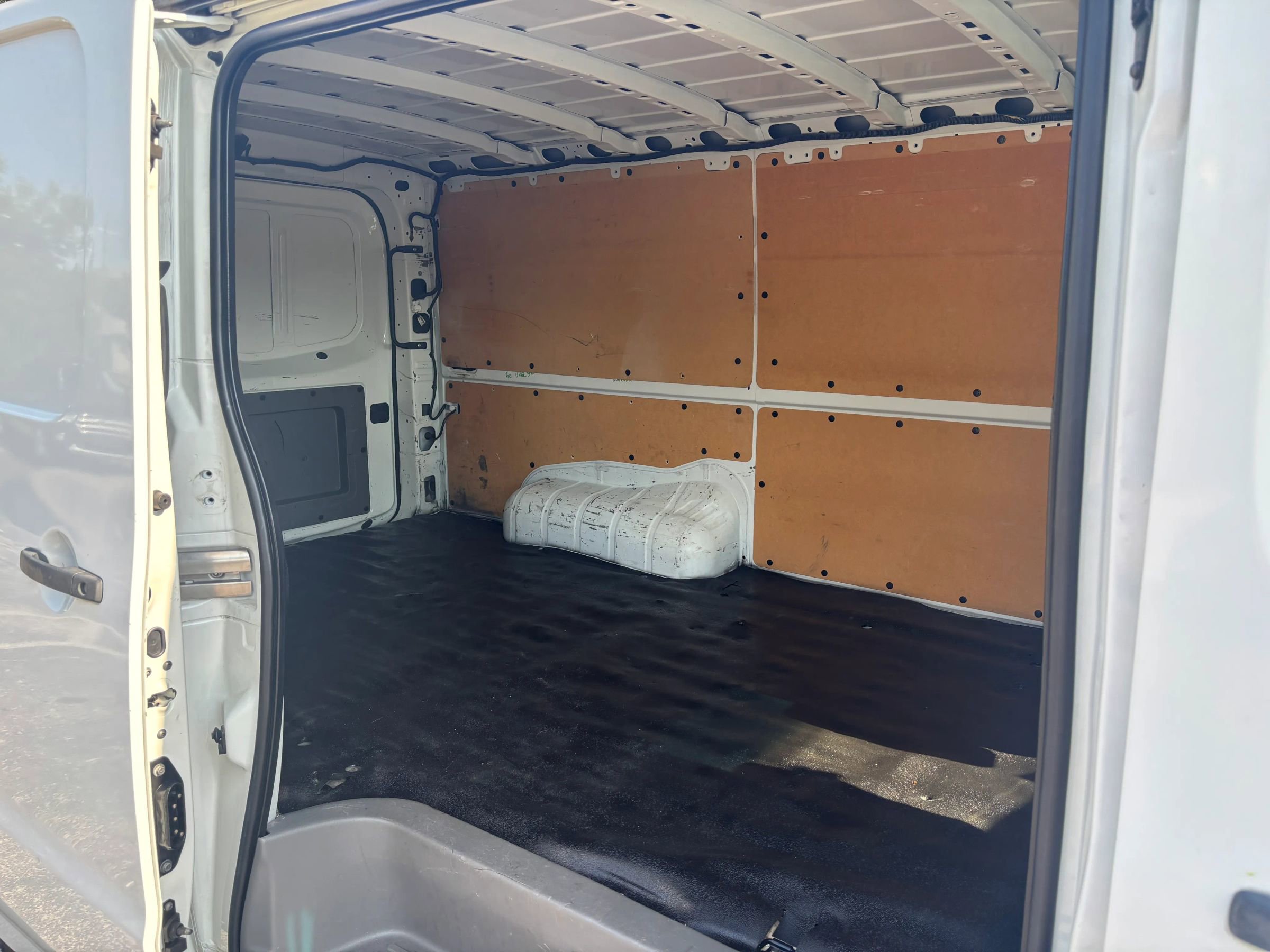 Used 2018 Nissan NV 1500 SV image 34