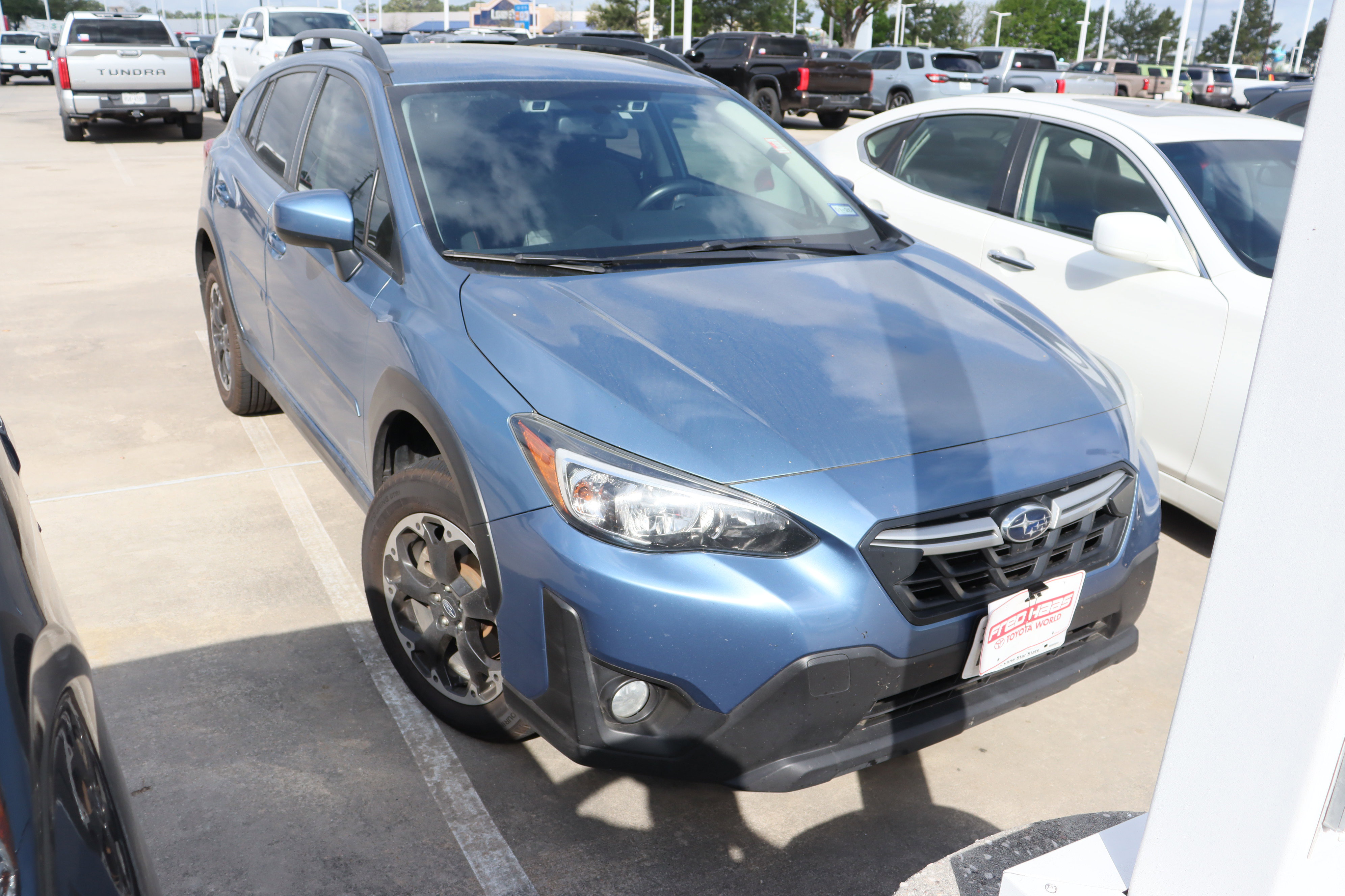 Used 2022 Subaru Crosstrek 2.0i Premium image 2