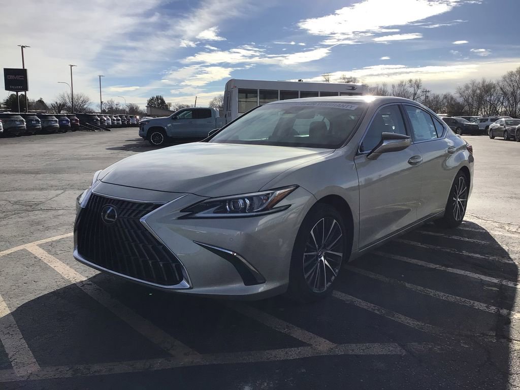Used 2023 Lexus ES 350 w/ Luxury Package image 3