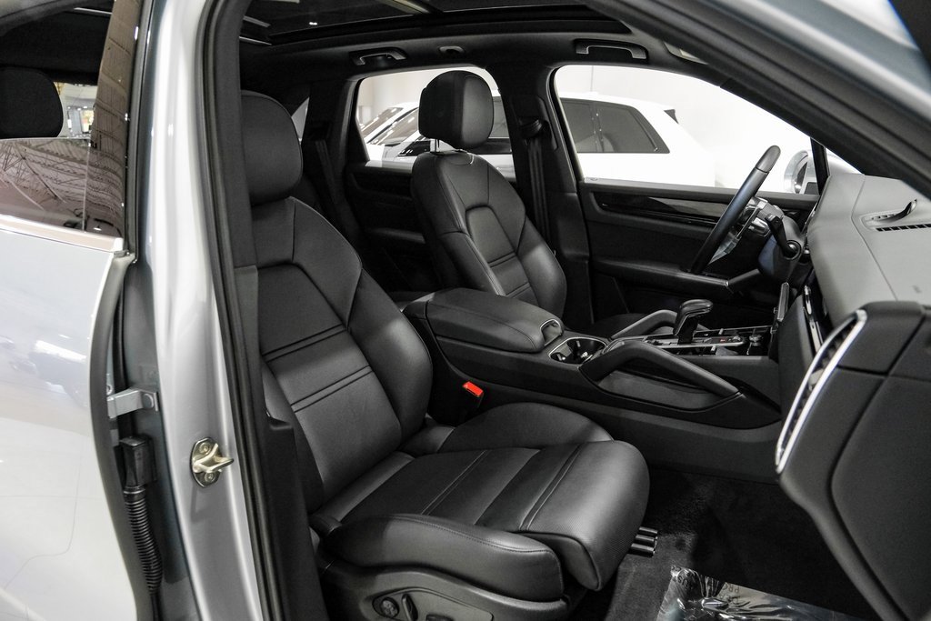 Used 2023 Porsche Cayenne image 31