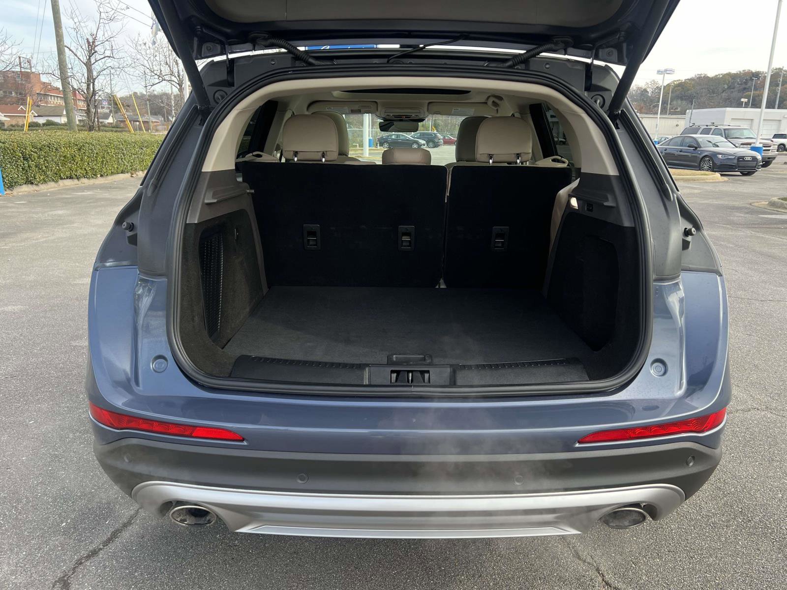 Used 2022 Lincoln Corsair Reserve w/ Equipment Group 201A image 10