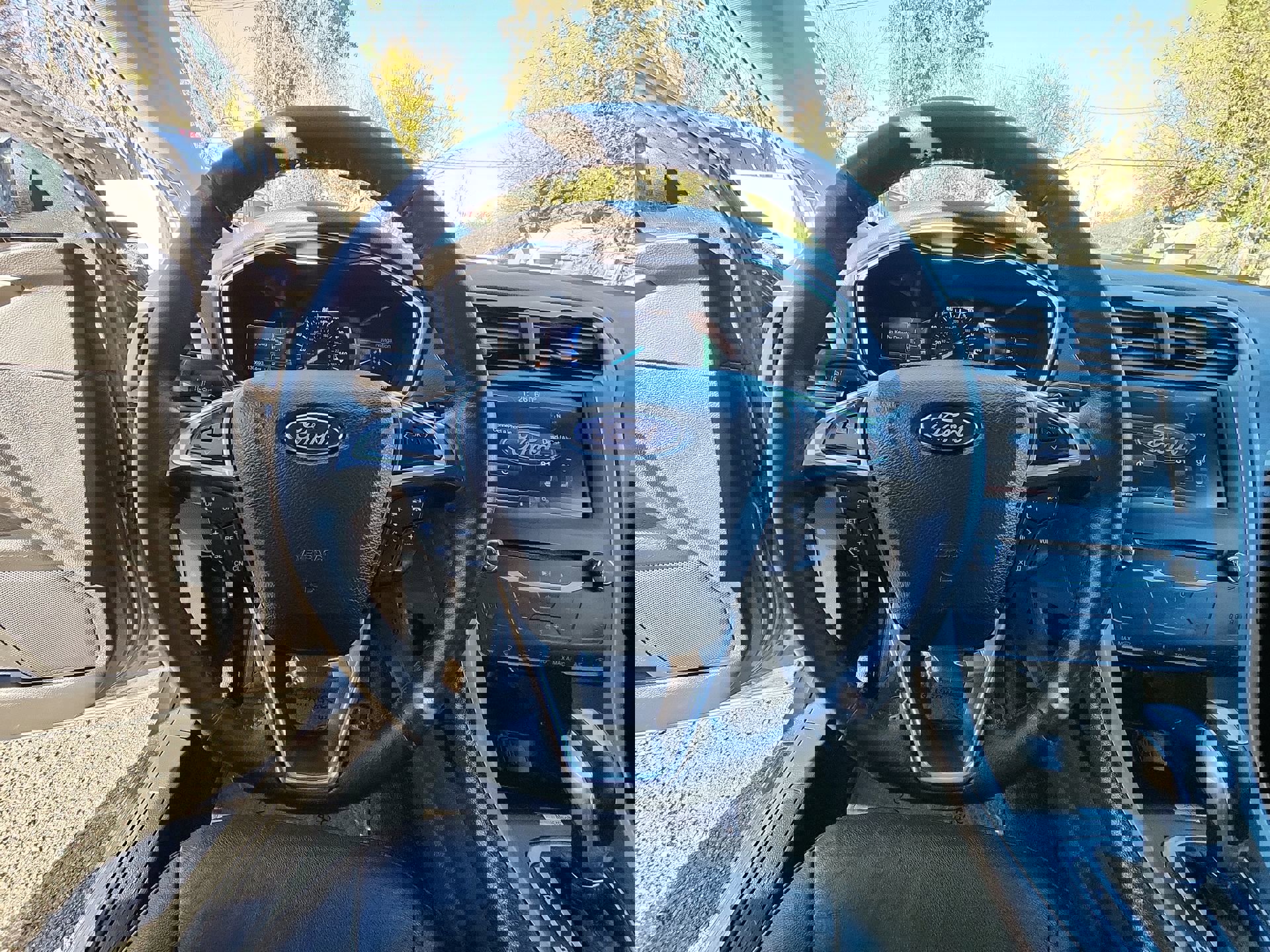 Used 2015 Ford Fusion SE w/ Equipment Group 202A image 11