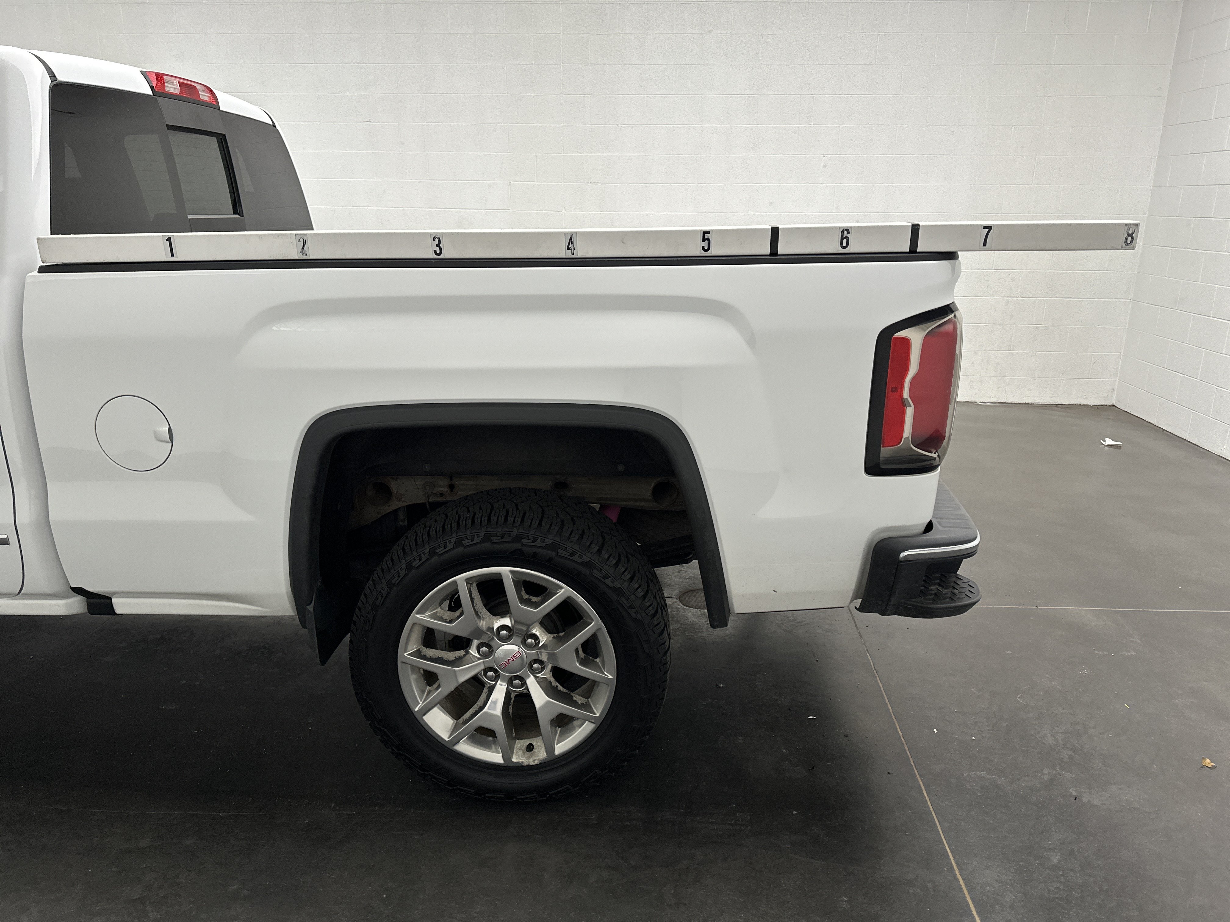 Used 2018 GMC Sierra 1500 SLT w/ SLT Premium Package AWD/4WD image 8