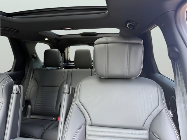 New 2026 Land Rover Discovery Dynamic SE AWD/4WD image 12