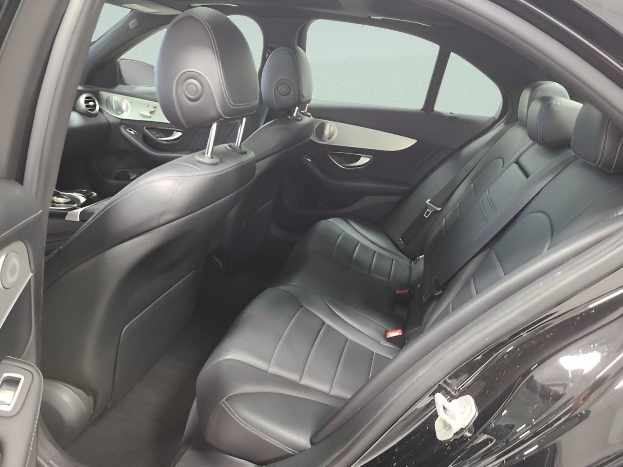 Used 2015 Mercedes-Benz C 300 4MATIC Sedan image 16