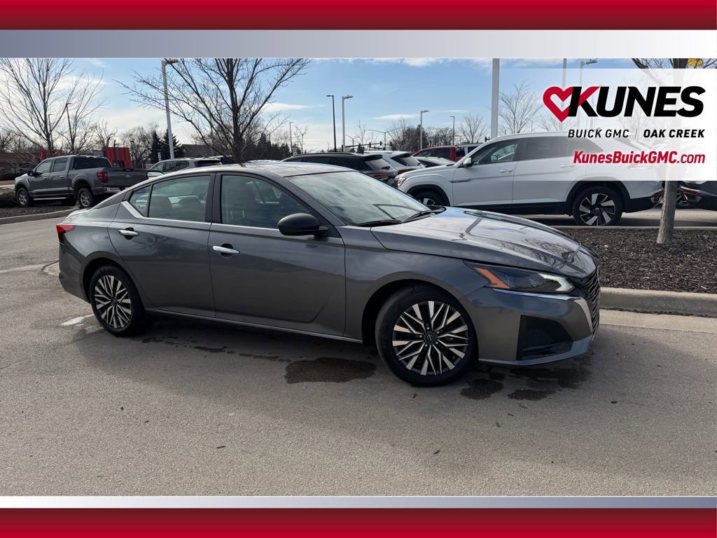 Used 2025 Nissan Altima 2.5 SV FWD image 6