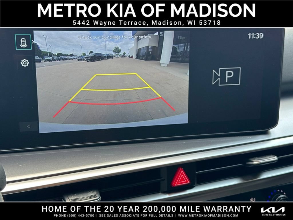 Used 2025 Kia Sorento LX FWD image 21
