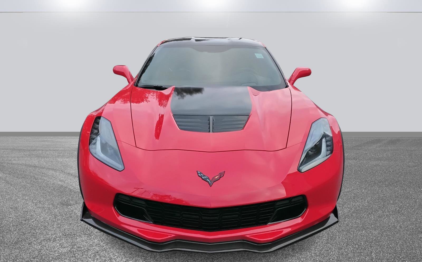 Used 2015 Chevrolet Corvette Z06 w/ 3LZ Preferred Equipment Group image 2