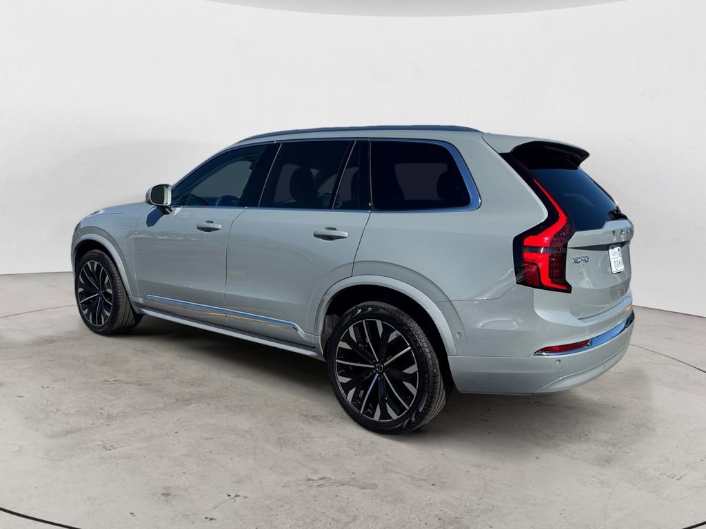 Certified 2025 Volvo XC90 B6 Plus image 3