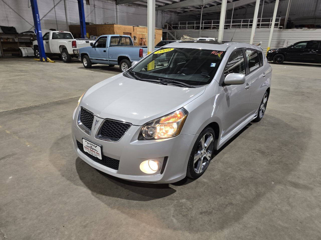 Used 2009 Pontiac Vibe GT FWD image 2