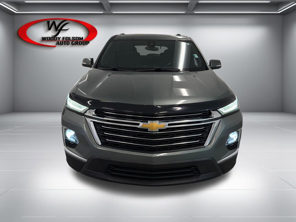 Used 2023 Chevrolet Traverse LT FWD image 2
