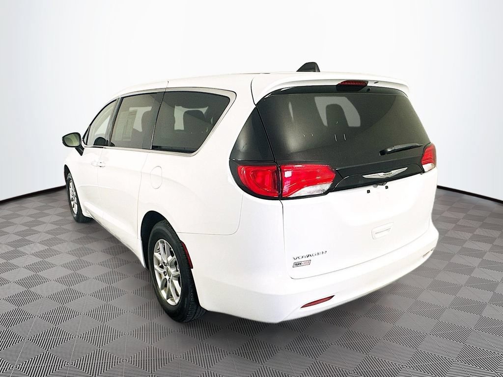 Certified 2023 Chrysler Voyager LX FWD image 7