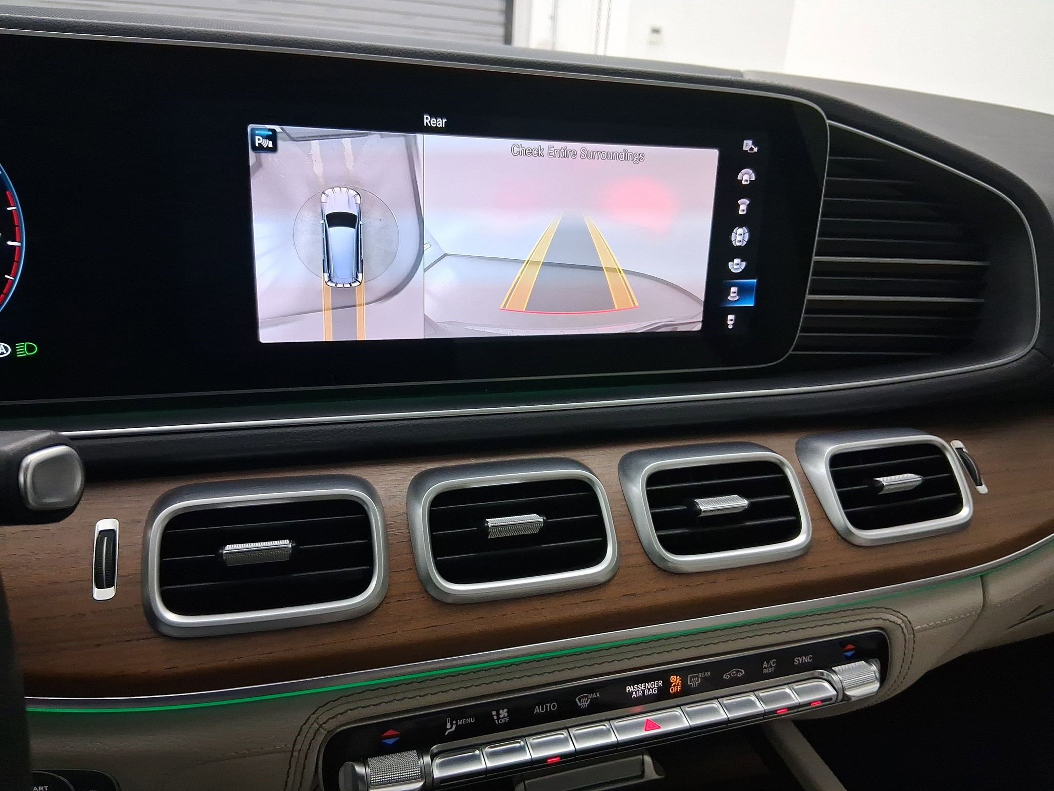 Used 2022 Mercedes-Benz GLS 450 4MATIC image 26