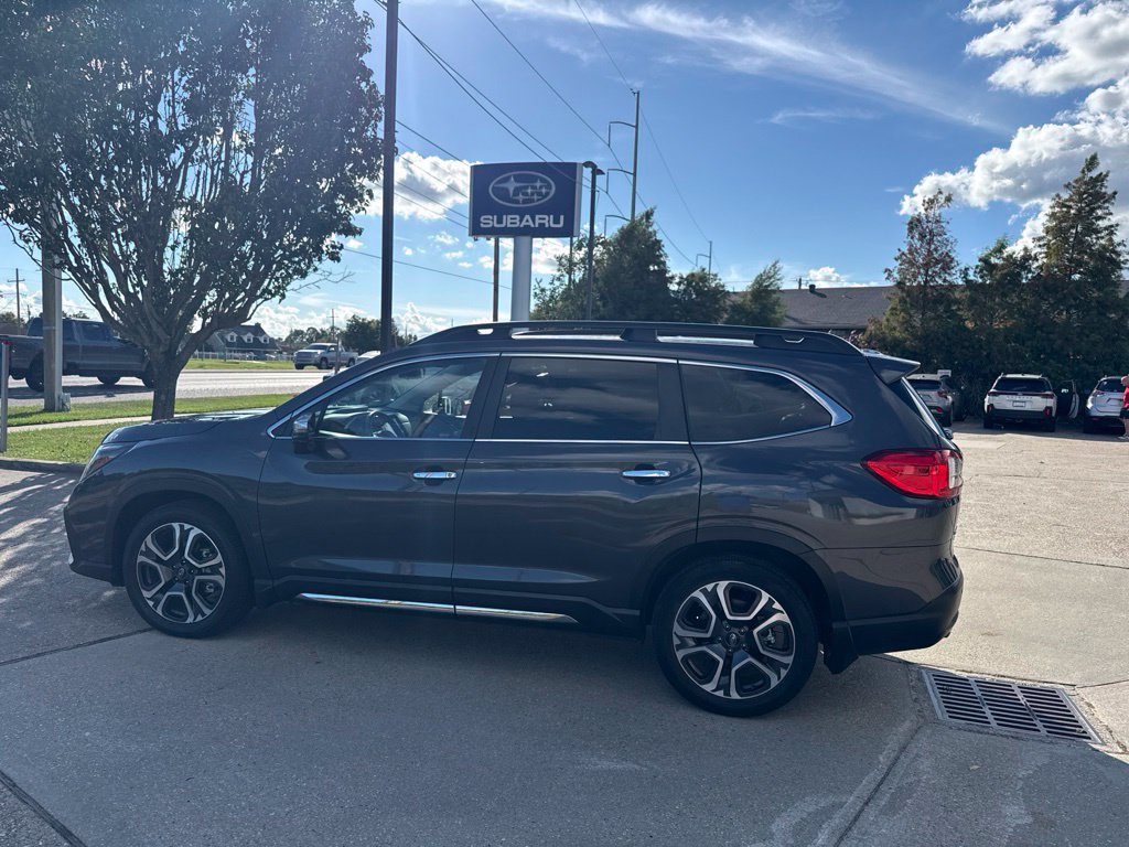 Used 2023 Subaru Ascent Touring AWD/4WD image 4