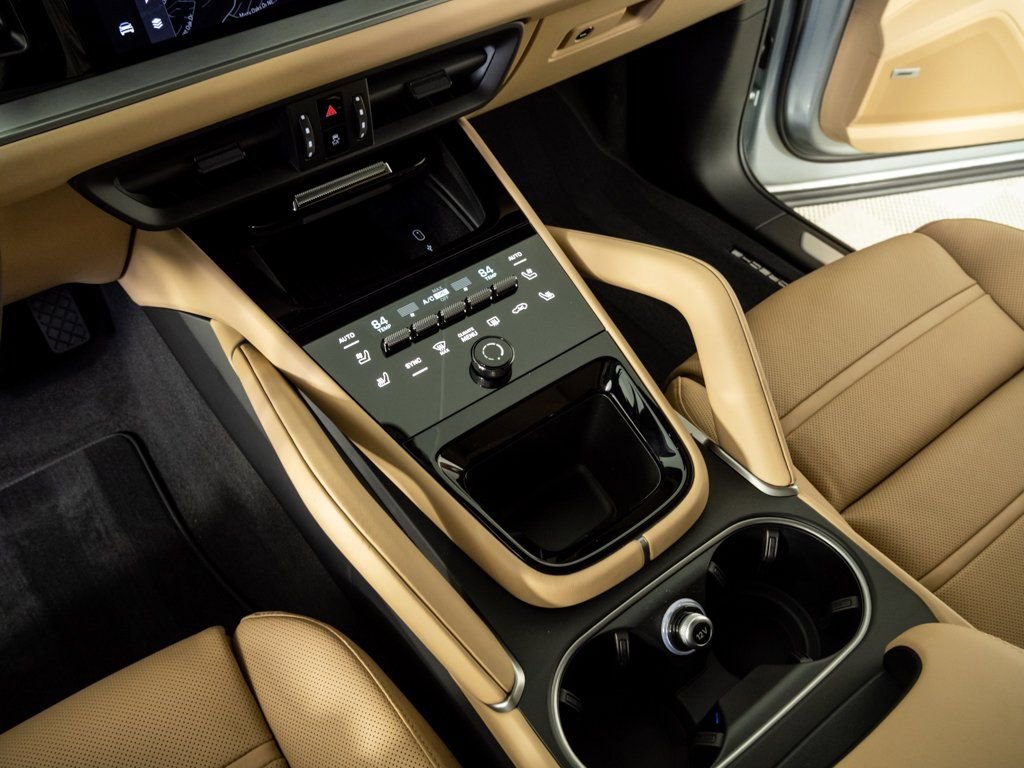 New 2026 Porsche Cayenne Base image 18
