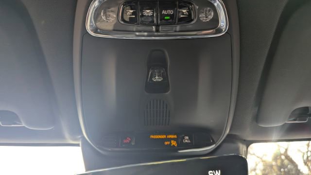 Used 2018 Volvo XC60 T6 R-Design w/ Convenience Package image 40