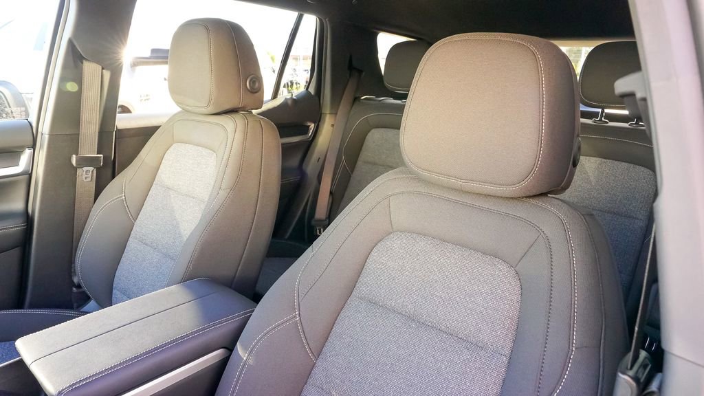 Used 2025 GMC Terrain Elevation image 22