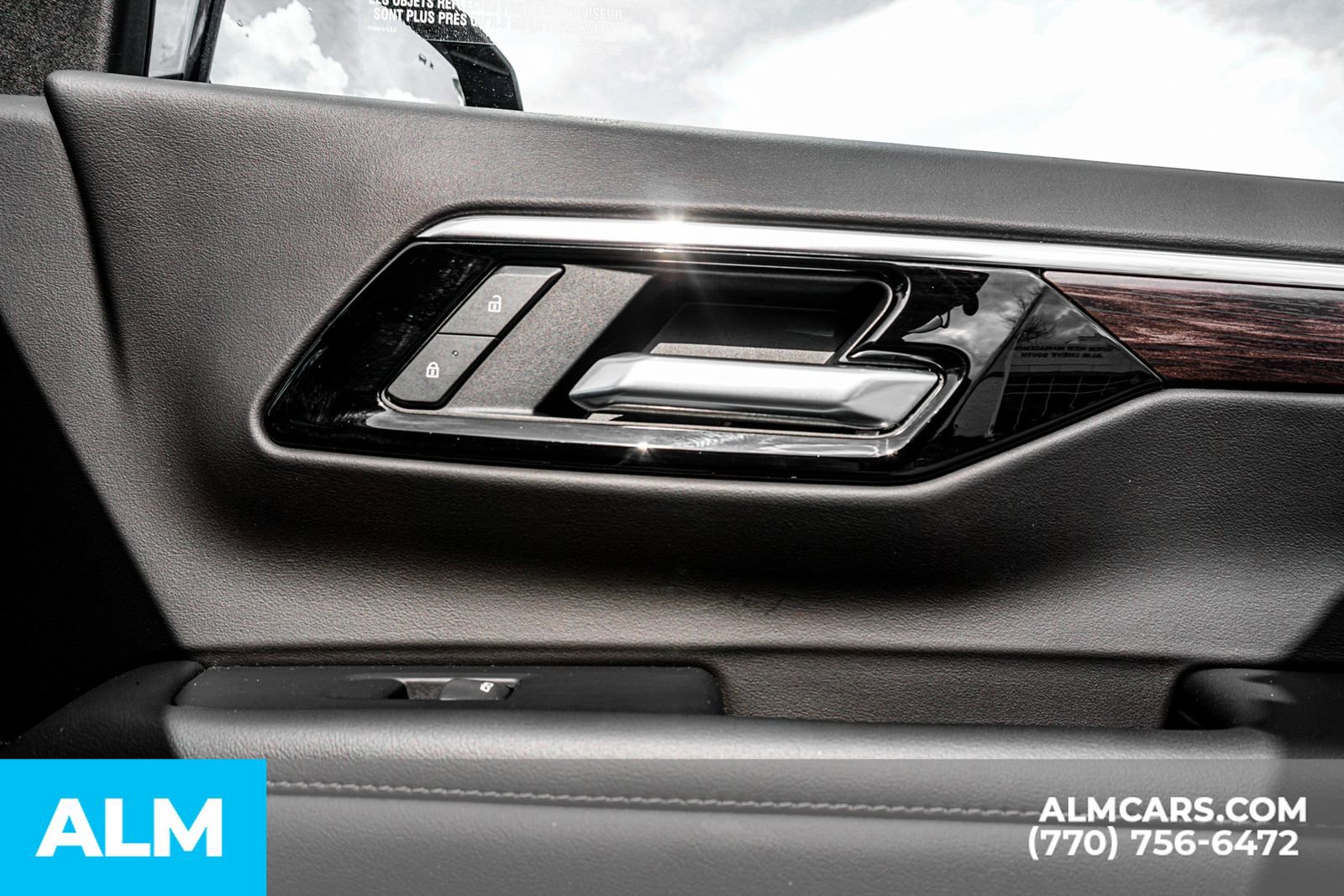 Used 2025 Chevrolet Tahoe Z71 w/ Comfort Package image 49