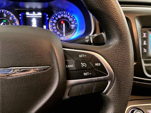 Used 2015 Chrysler 200 Limited FWD image 19