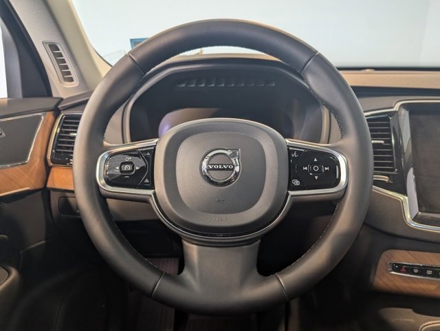 Used 2024 Volvo XC90 B6 Plus w/ Protection Package Premier image 18