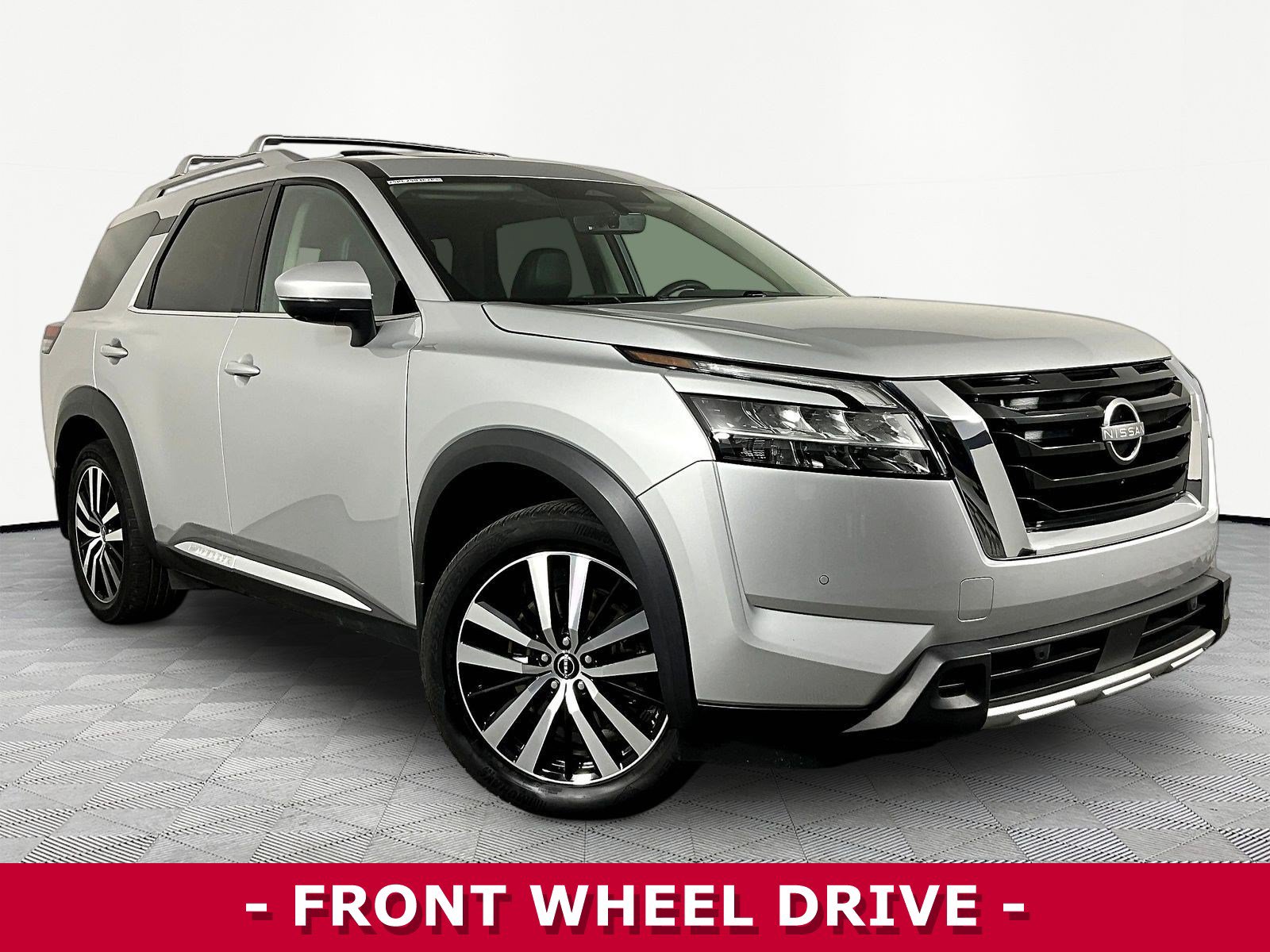 Certified 2023 Nissan Pathfinder Platinum FWD image 3