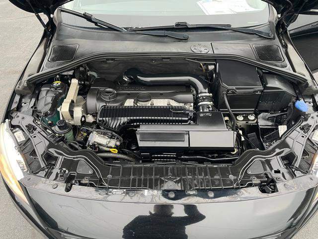 Used 2016 Volvo V60 T5 Cross Country w/ Convenience Package image 8