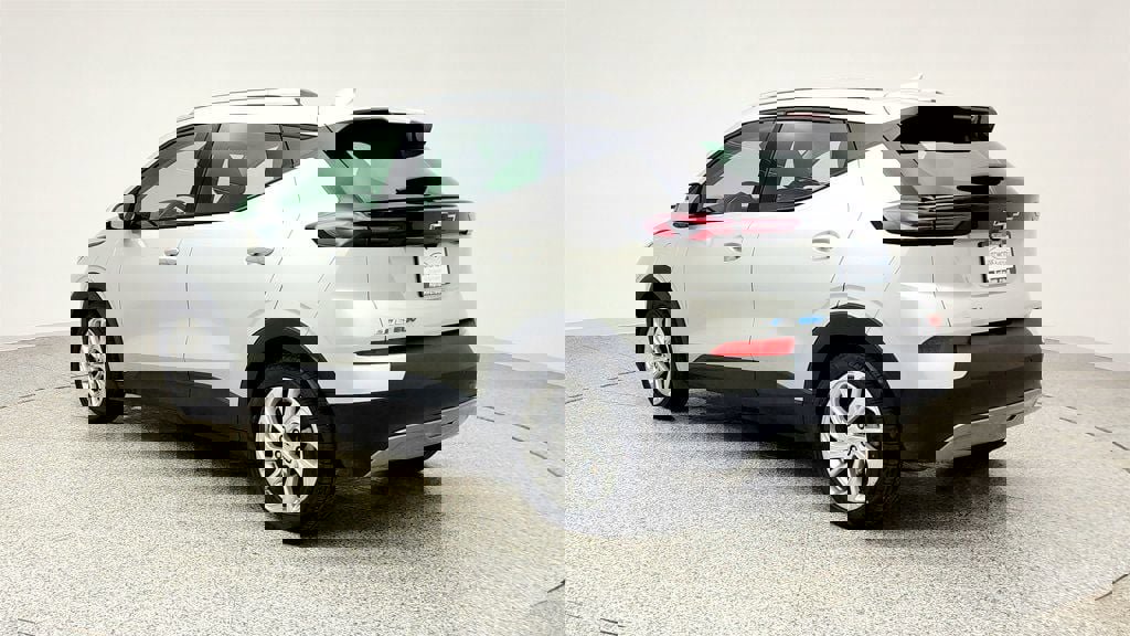 Used 2023 Chevrolet Bolt EUV LT w/ Comfort Package image 7