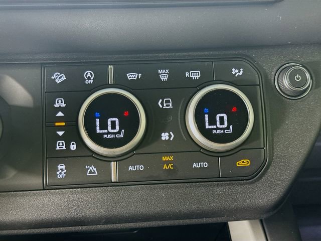 Certified 2025 Land Rover Defender 110 V8 image 18