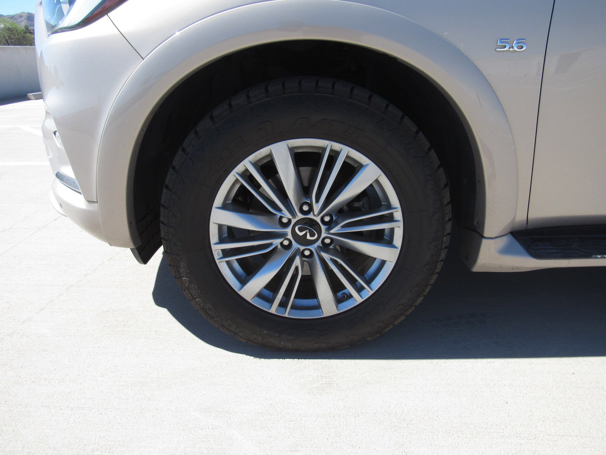 Used 2019 INFINITI QX80 Luxe w/ Proassist Package image 4