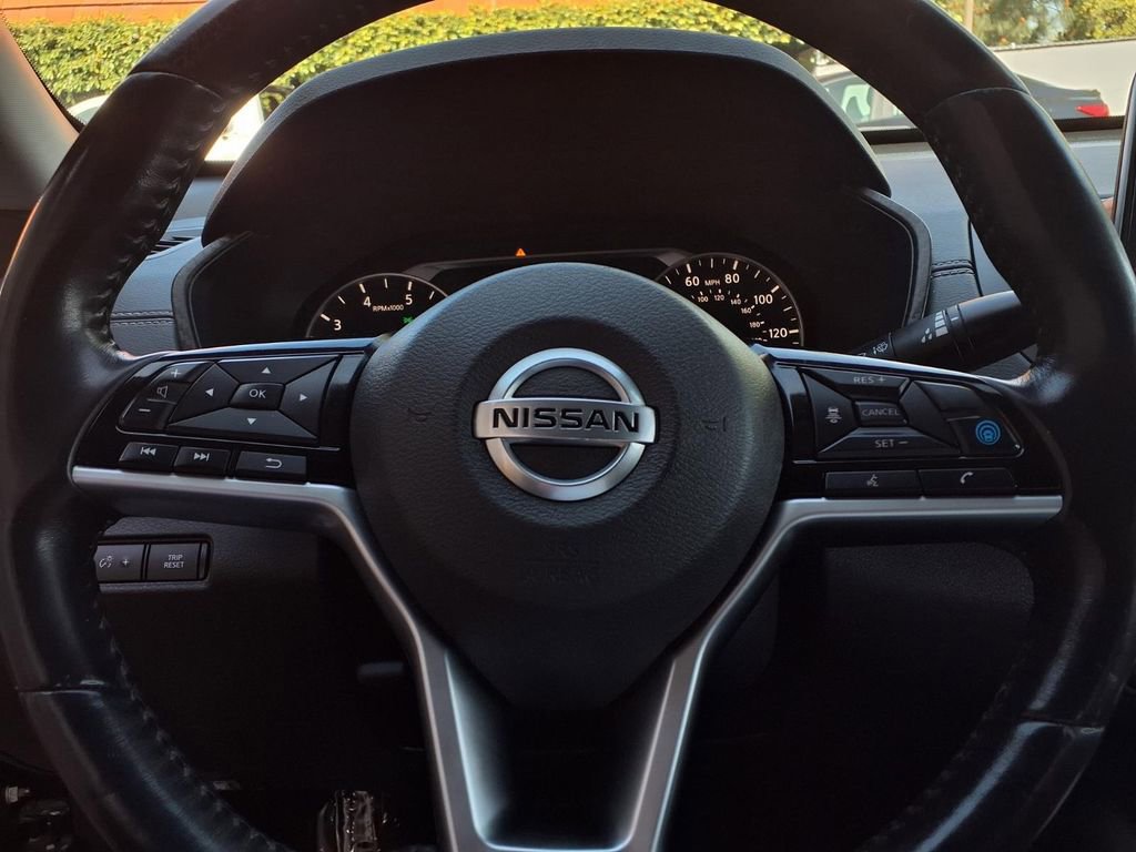 Used 2019 Nissan Altima 2.5 SV image 11