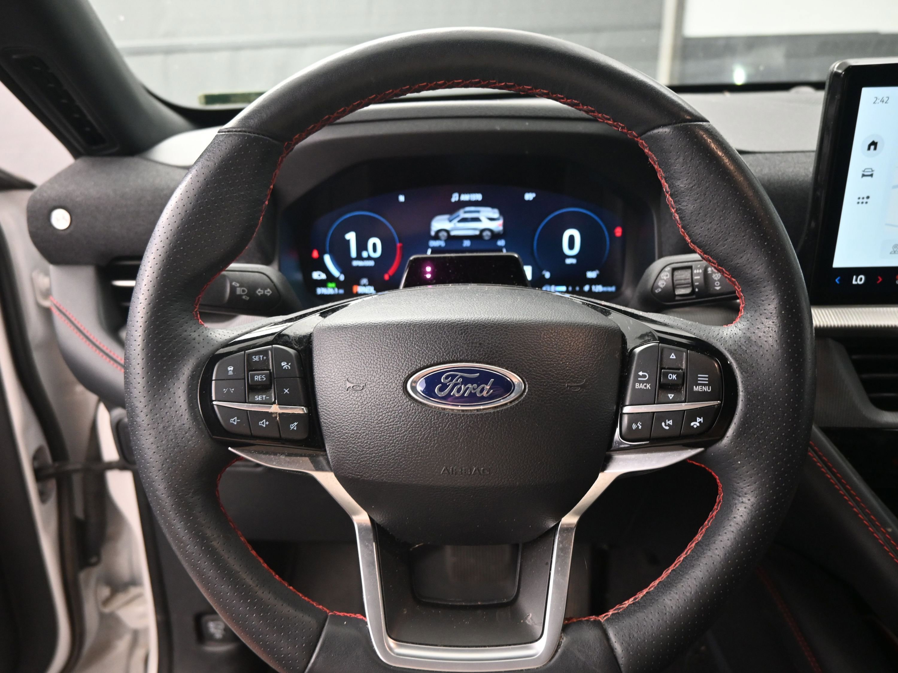 Used 2025 Ford Explorer ST-Line w/ Premium Package RWD image 10