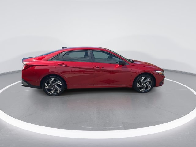 Used 2025 Hyundai Elantra SEL FWD image 9