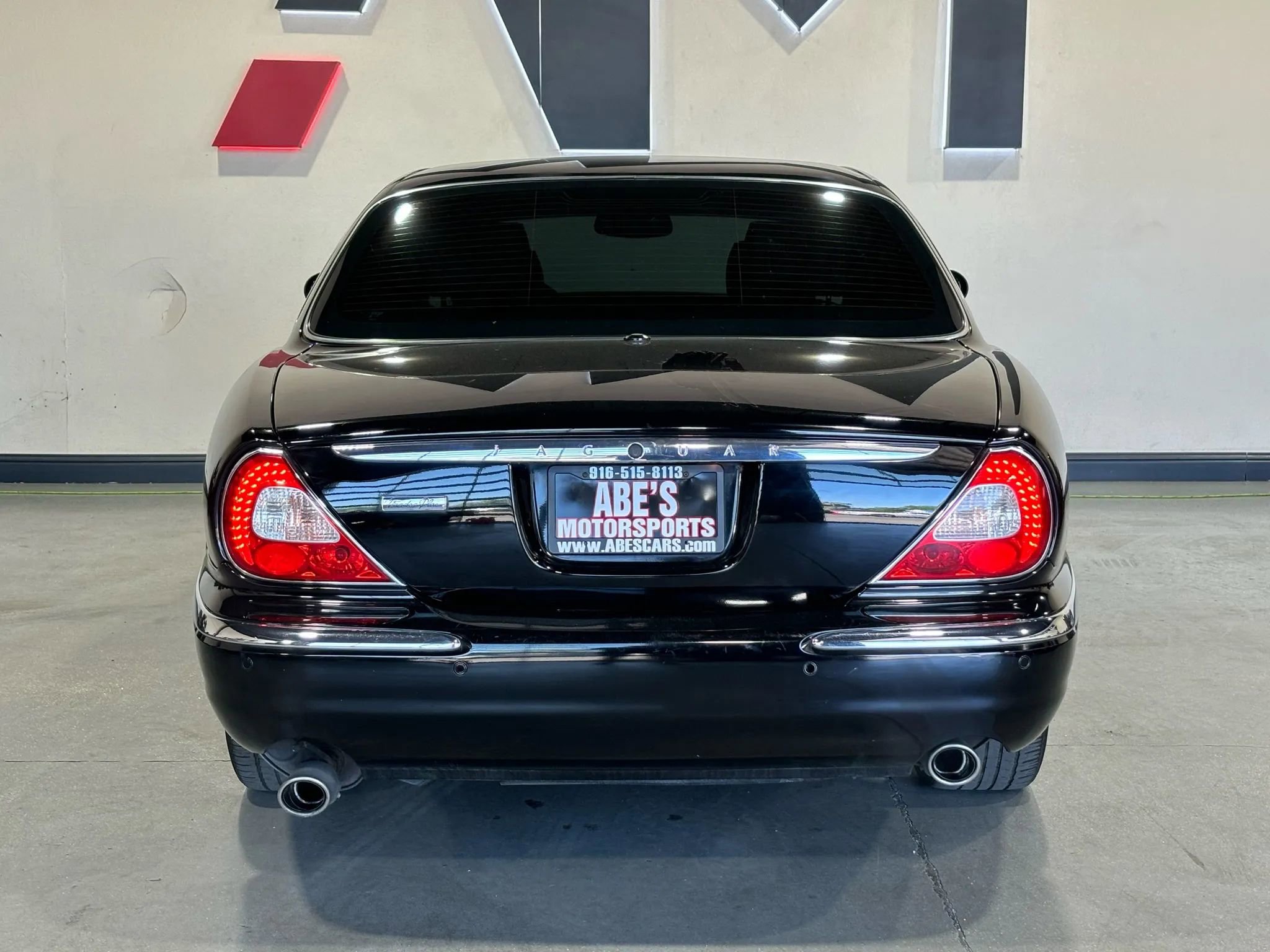 Used 2004 Jaguar XJ8 image 8