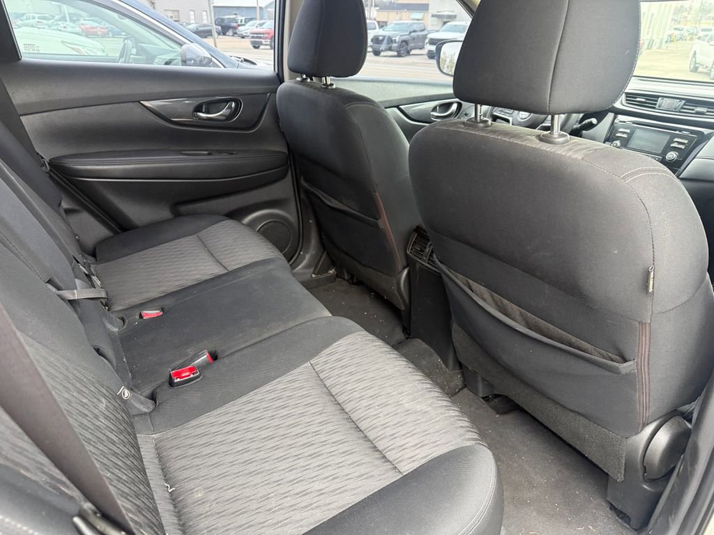 Used 2017 Nissan Rogue S image 10