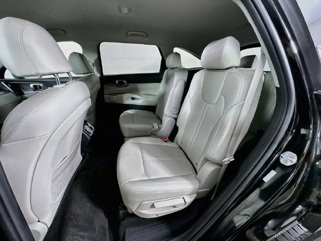 Used 2023 Kia Sorento EX AWD/4WD image 26