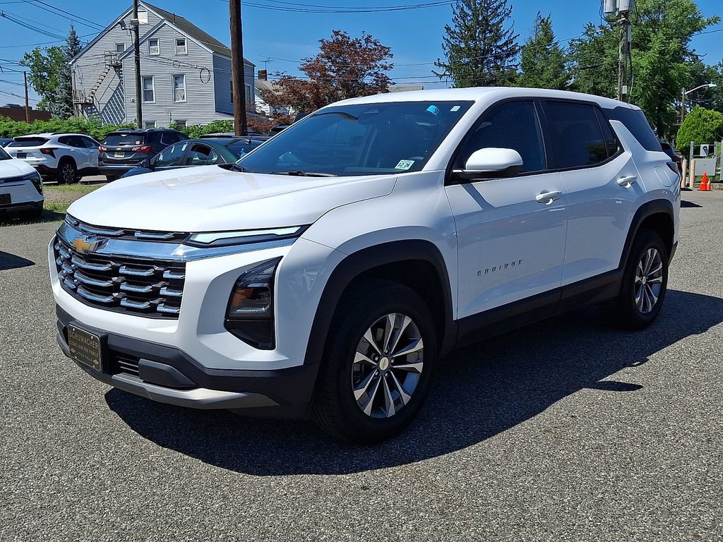 Used 2026 Chevrolet Equinox LT w/ Convenience Package II AWD/4WD image 3