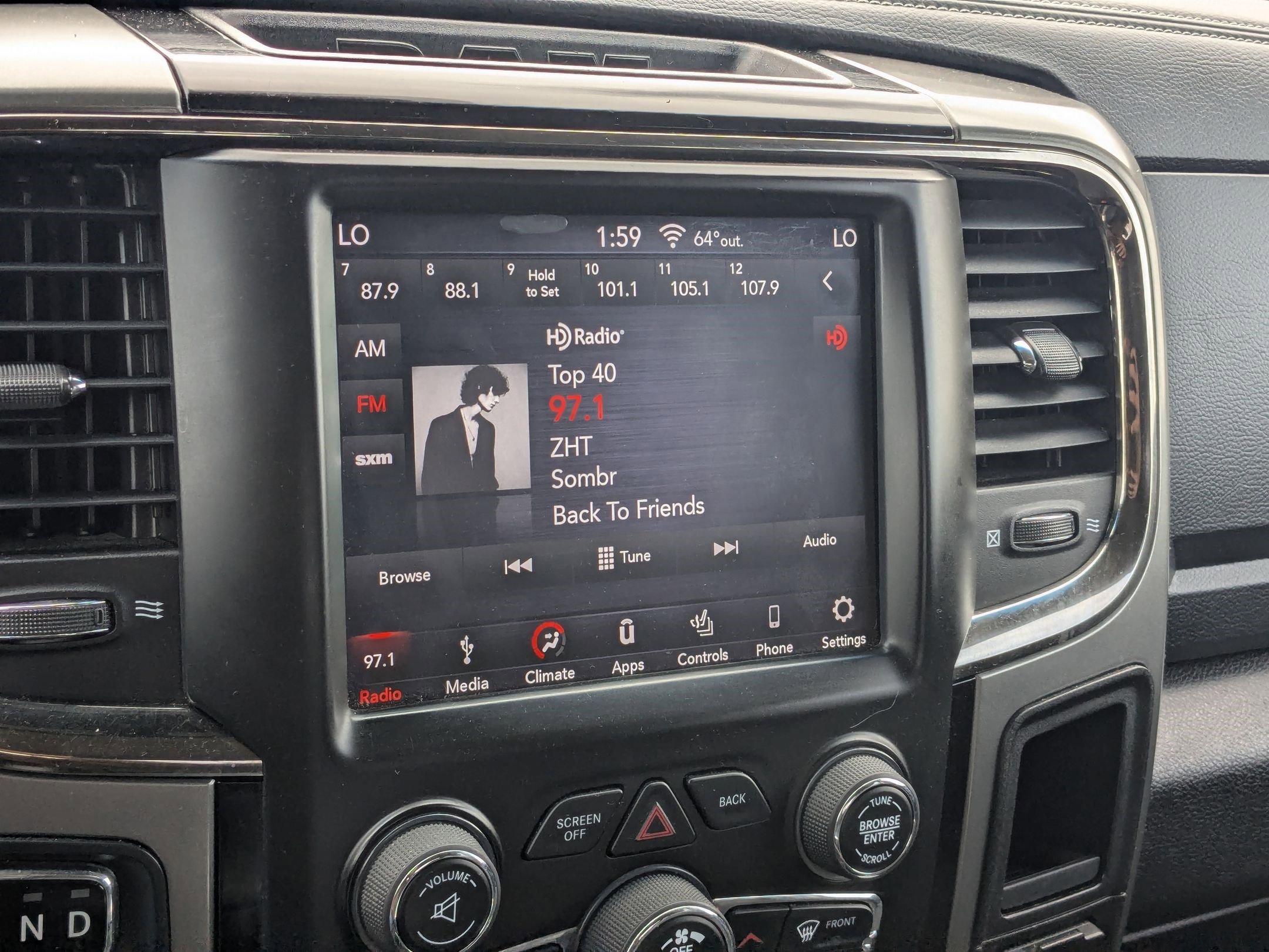 Used 2018 RAM 1500 Sport image 22