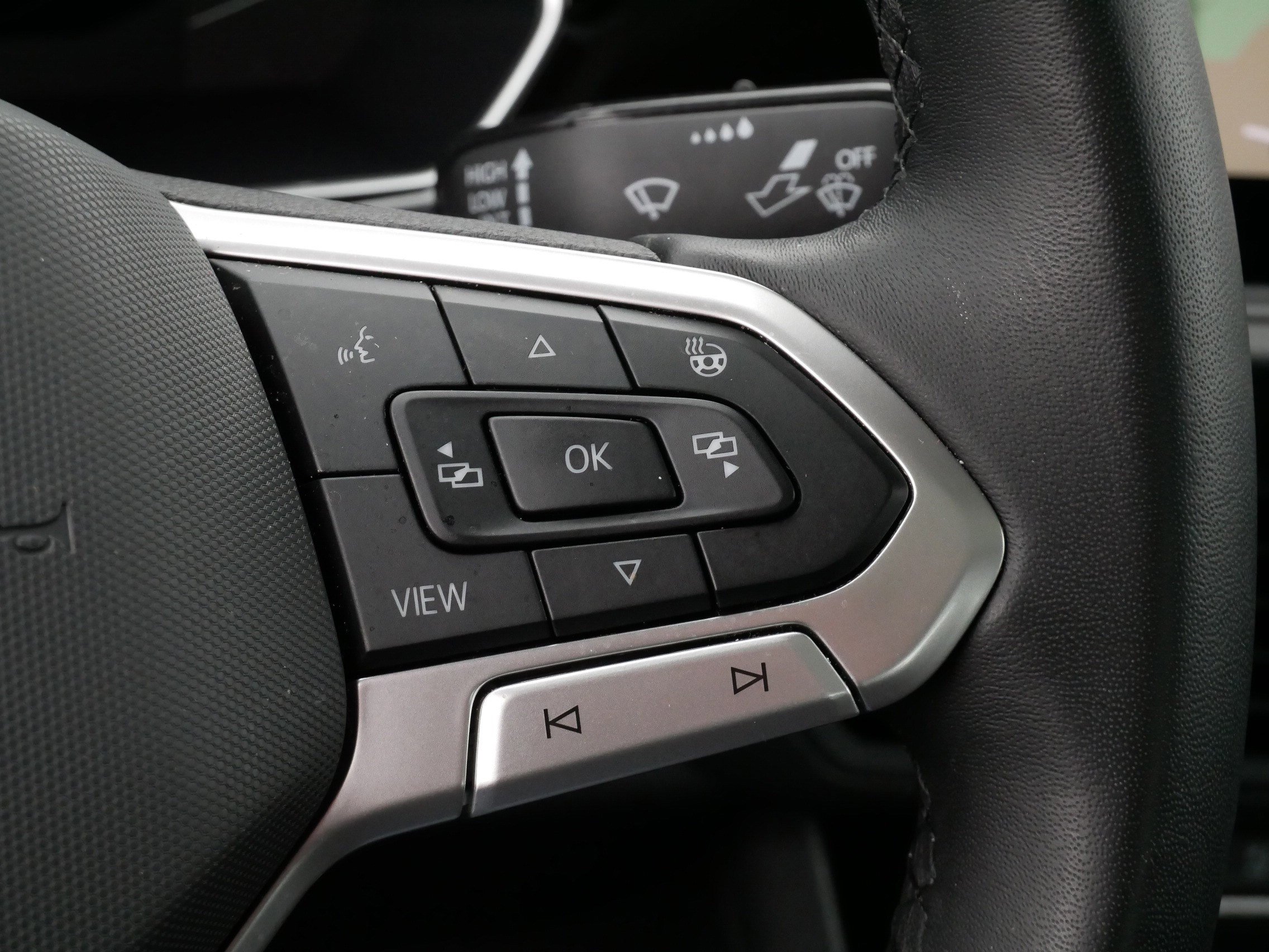 Certified 2024 Volkswagen Jetta SEL image 25