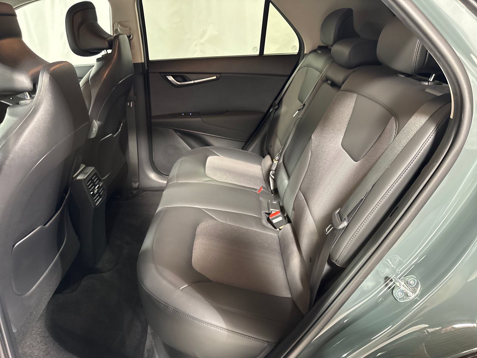 Certified 2023 Kia Niro Wind w/ Wind Preserve Package FWD image 5