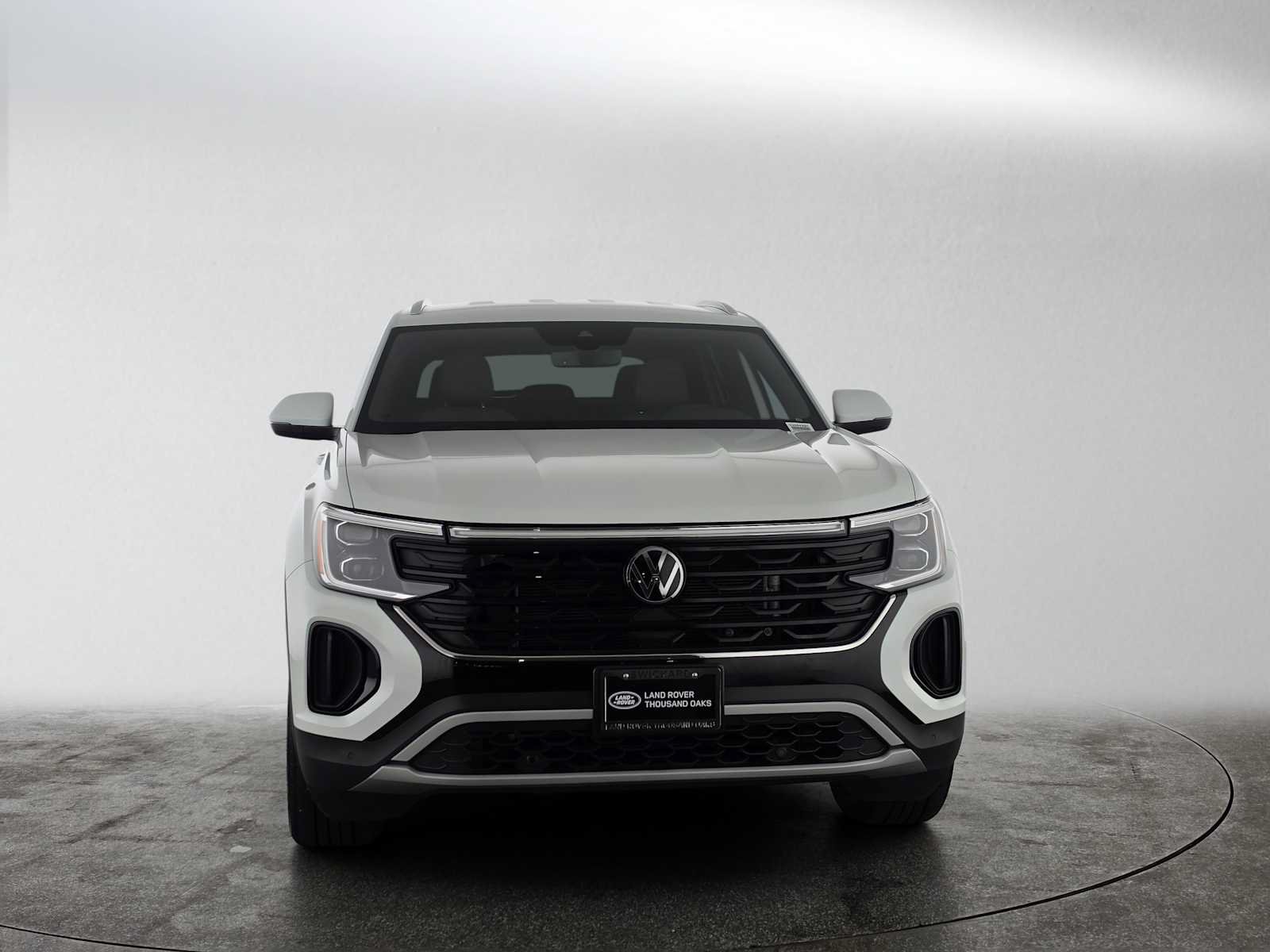 Used 2024 Volkswagen Atlas Cross Sport SE FWD image 8