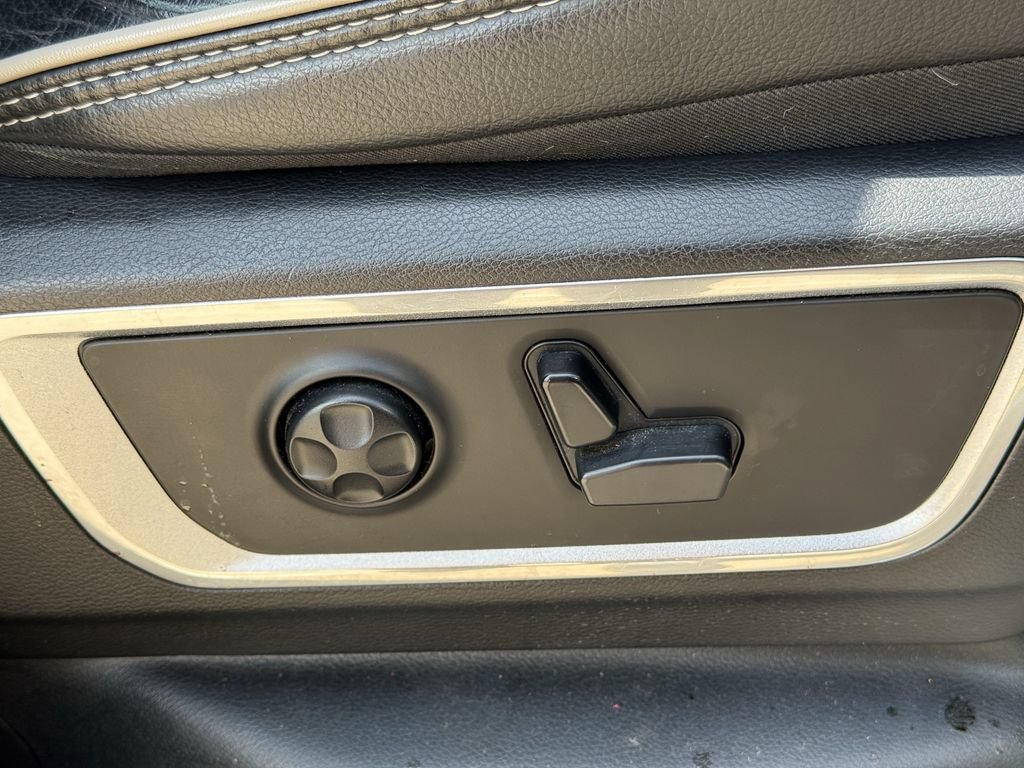 Used 2019 RAM 1500 Laramie RWD image 26