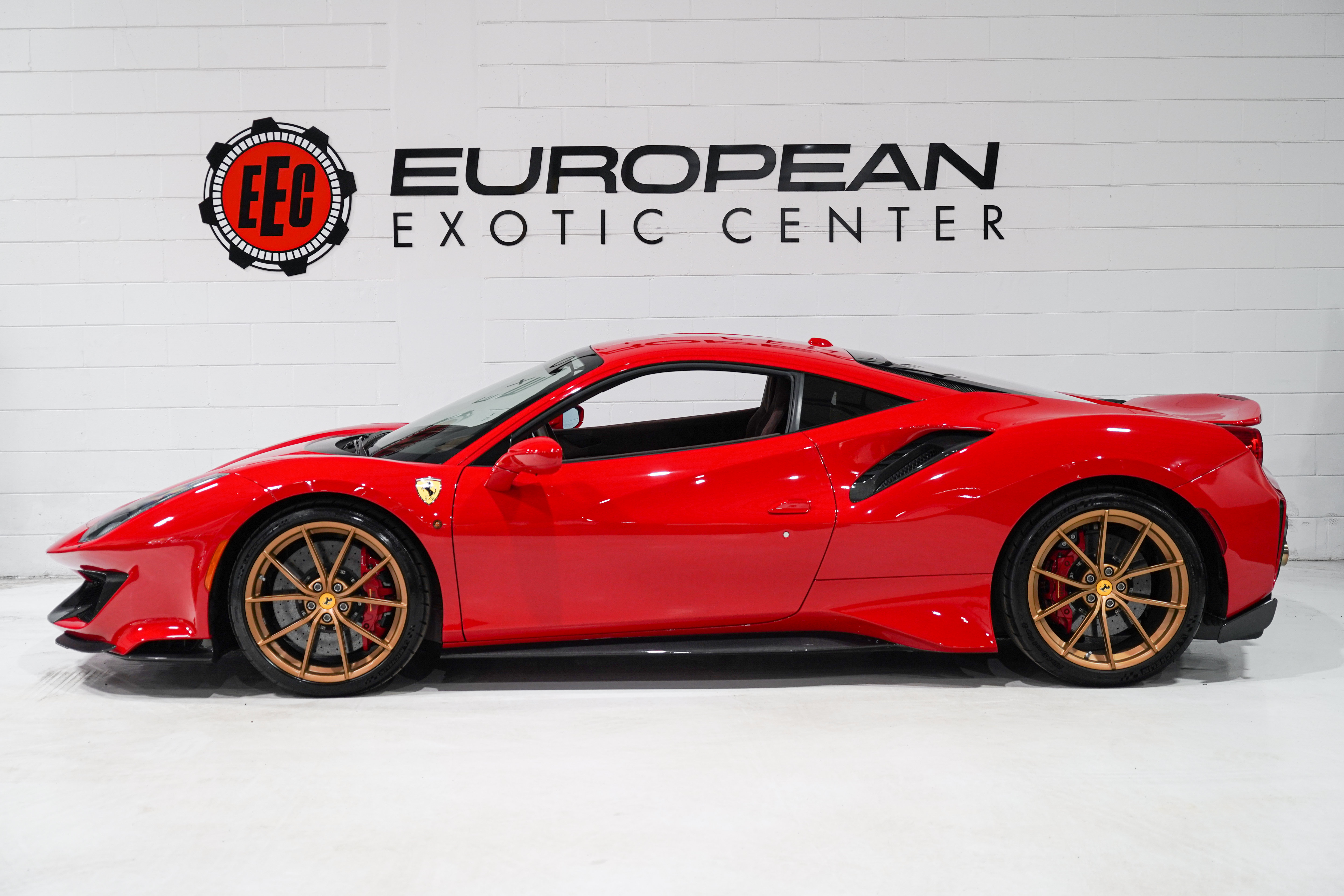 Used 2020 Ferrari 488 Pista Coupe RWD image 7