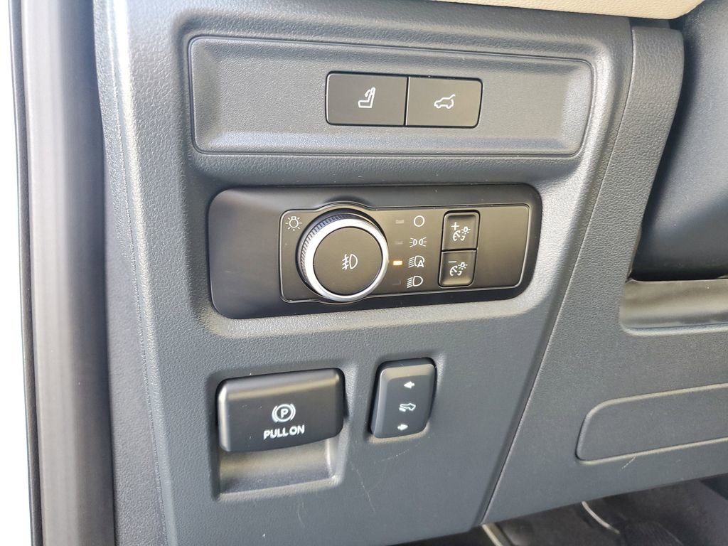 Used 2024 Ford Expedition Max Limited image 26