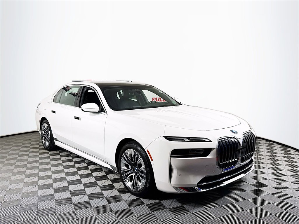 Used 2024 BMW i7 xDrive60 image 1